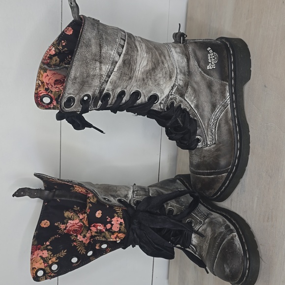 Women's Dr Martens Triumph 1914 Lace Up Ribbon Floral Boots; Size 7 - Picture 9 of 9